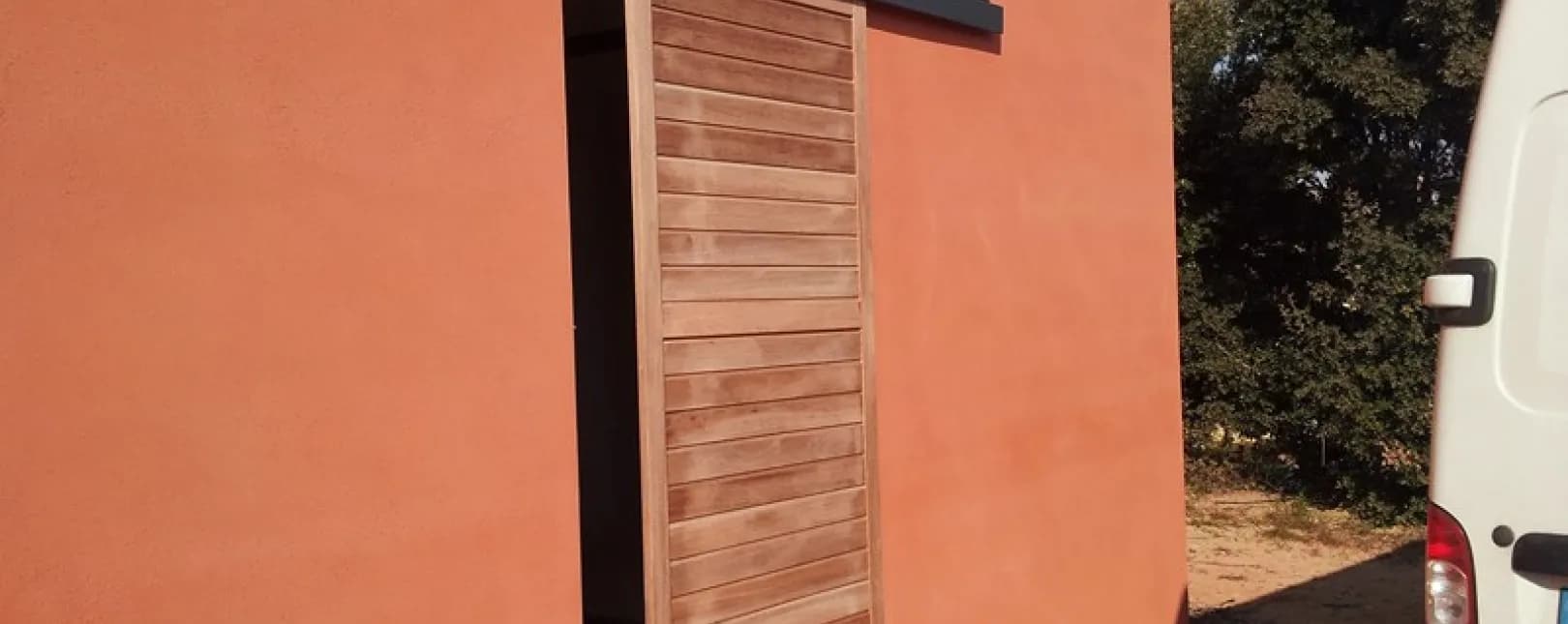 Saint-Hilaire-de-Brethmas - 30560 - Pose de volets coulissants bois sur mesure