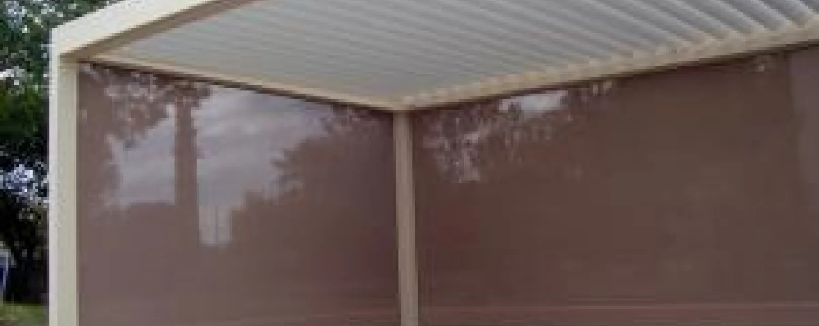 Pose d'une pergola bioclimatique à Ribaute-les-Tavernes