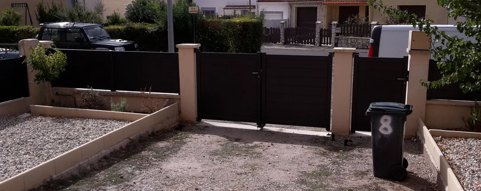 Pose d'un portail et portillon aluminium Fidji à Alès