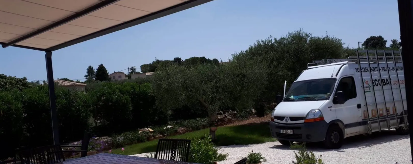 Pose d'un store pour pergola B128 BRUSTOR à Castelnau-Valence