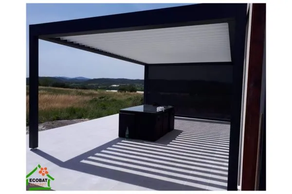 Installation d'une pergola 4 poteaux avec 1 screen à Mauressargues - Photo 1
