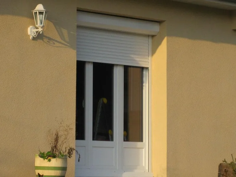Monteils - 30360 - Installation de volets roulants sur mesure électriques SOMFY Radio - Photo 1