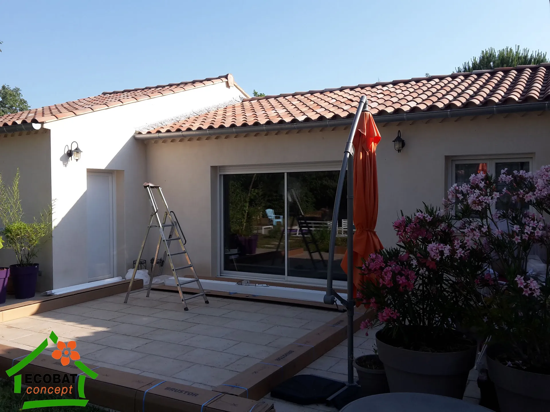 Pose d'une pergola bioclimatique BRUSTOR 4 poteaux à Montaren - Photo 1