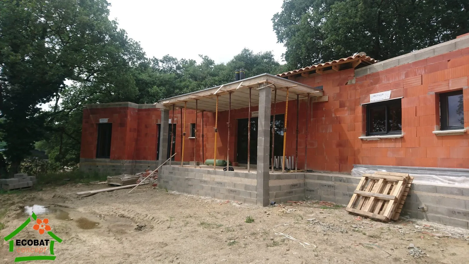 Pose de fenêtres aluminium, PVC et porte de garage à Saint-Geniès - Photo 1