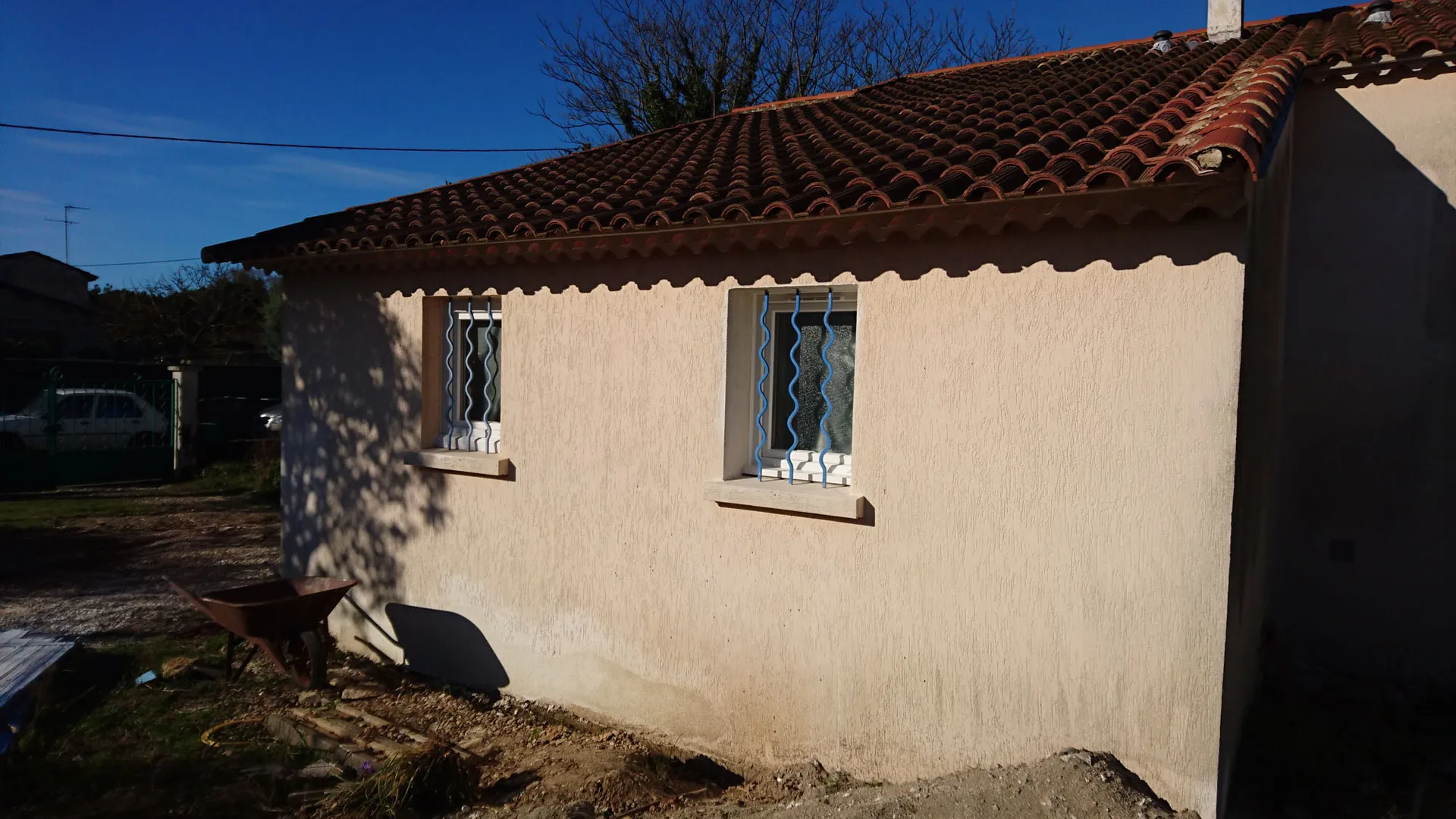 Aigues-Vives - 30670 - Pose de menuiseries PVC sur mesure en rénovation - Photo 8