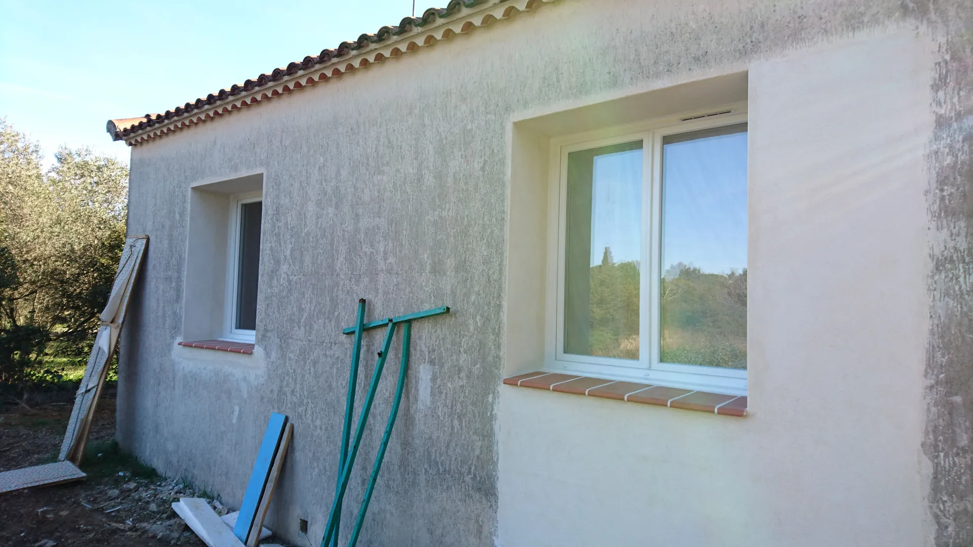 Aigues-Vives - 30670 - Pose de menuiseries PVC sur mesure en rénovation - Photo 9