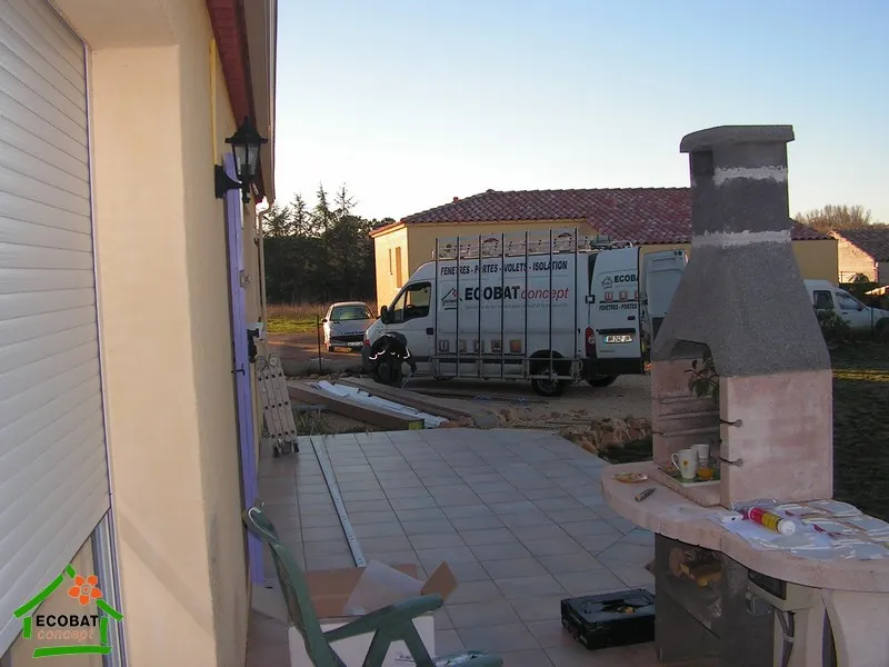 Pose d'une pergola bioclimatique à Auzon (30500) - Photo 1