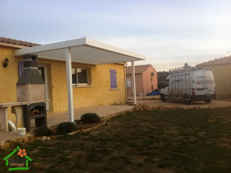 Pose d'une pergola bioclimatique à Auzon (30500) - Photo 3