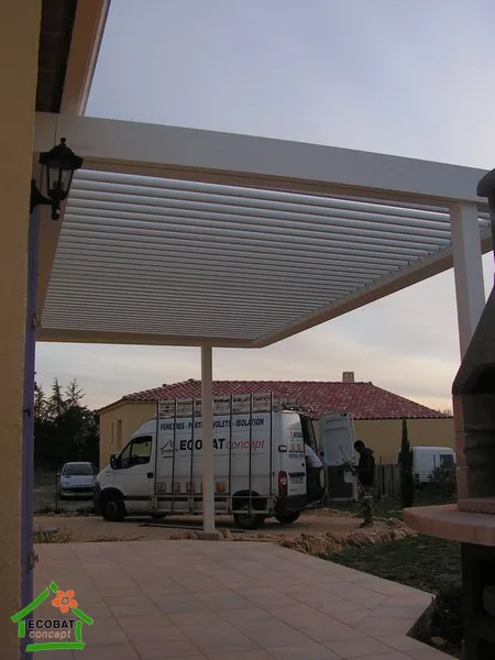 Pose d'une pergola bioclimatique à Auzon (30500) - Photo 11