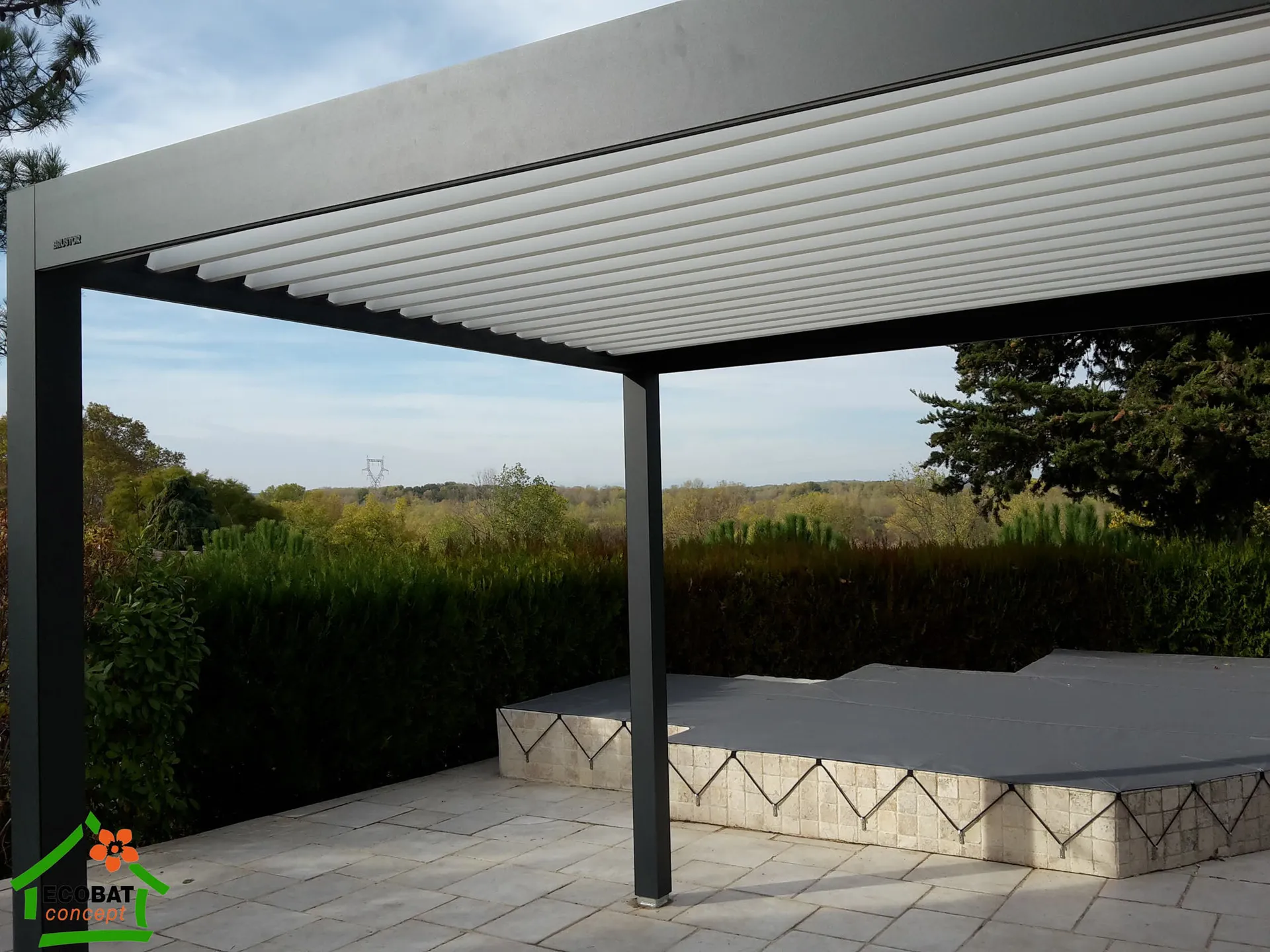 Pose d'une pergola bioclimatique manuelle BRUSTOR B150 à Dions - Photo 4