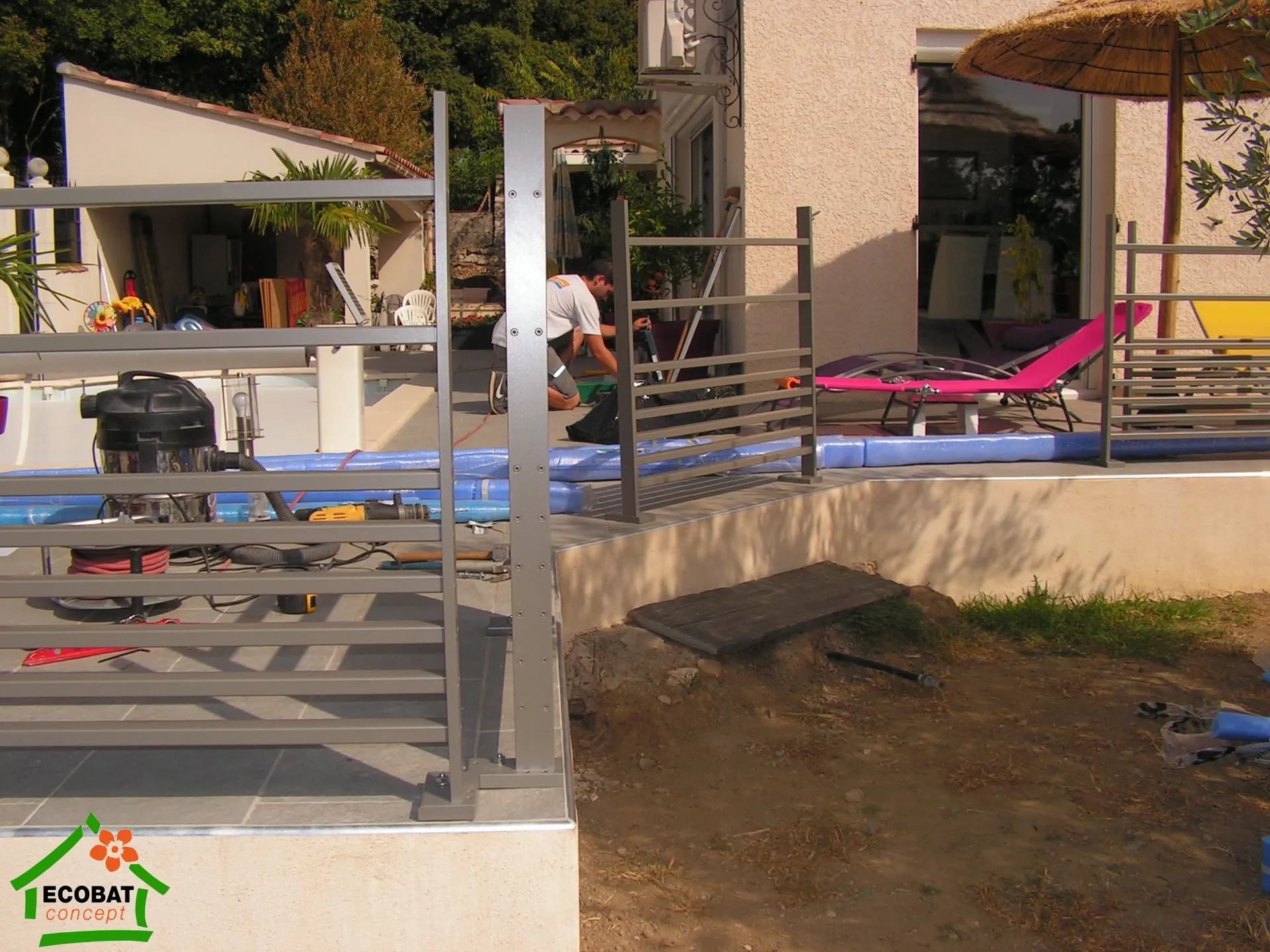 Pose d'un garde-corps piscine Magellan à Saint-Privat-des-Vieux - Photo 4