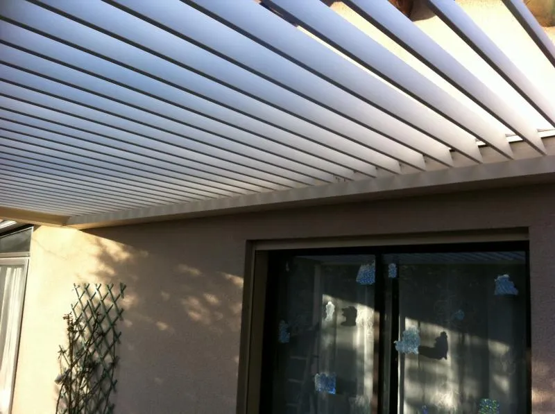 Génolhac (30450) - Pose d'une pergola bioclimatique Brustor - Photo 3