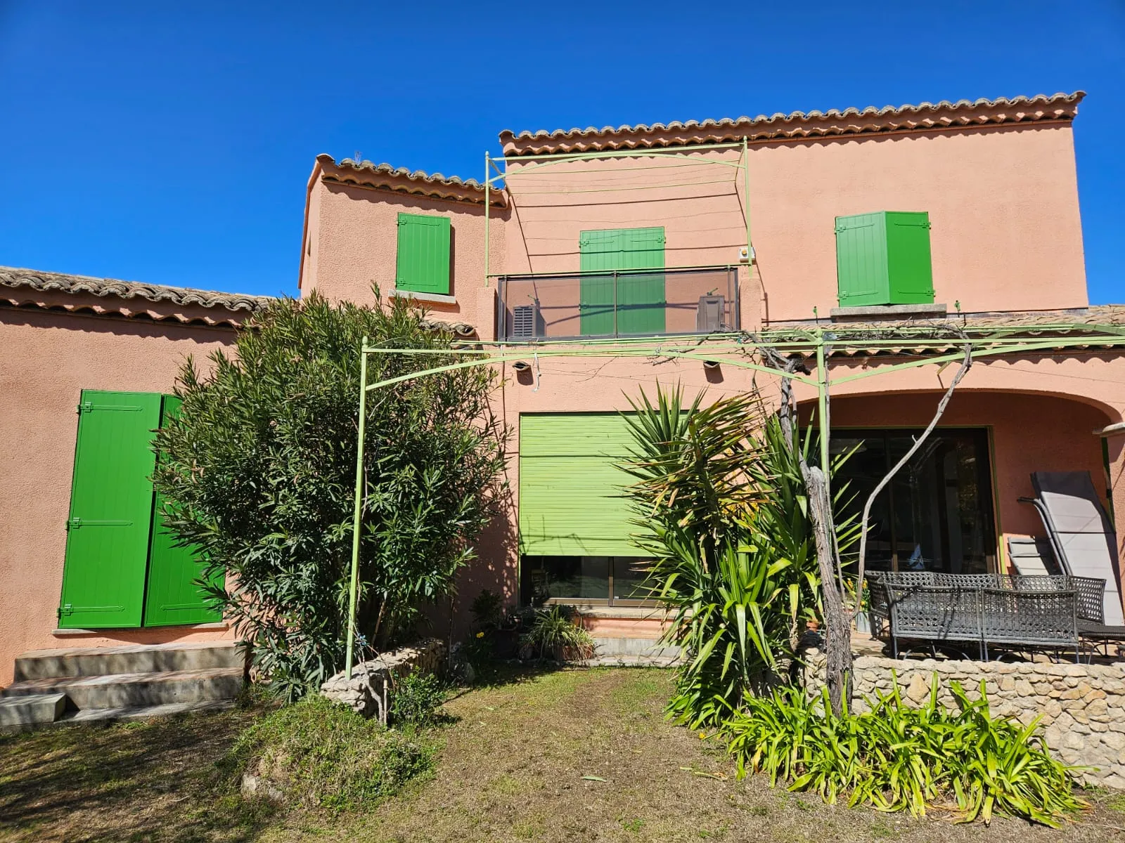 Volets battants aluminium : bien choisir dans le Gard