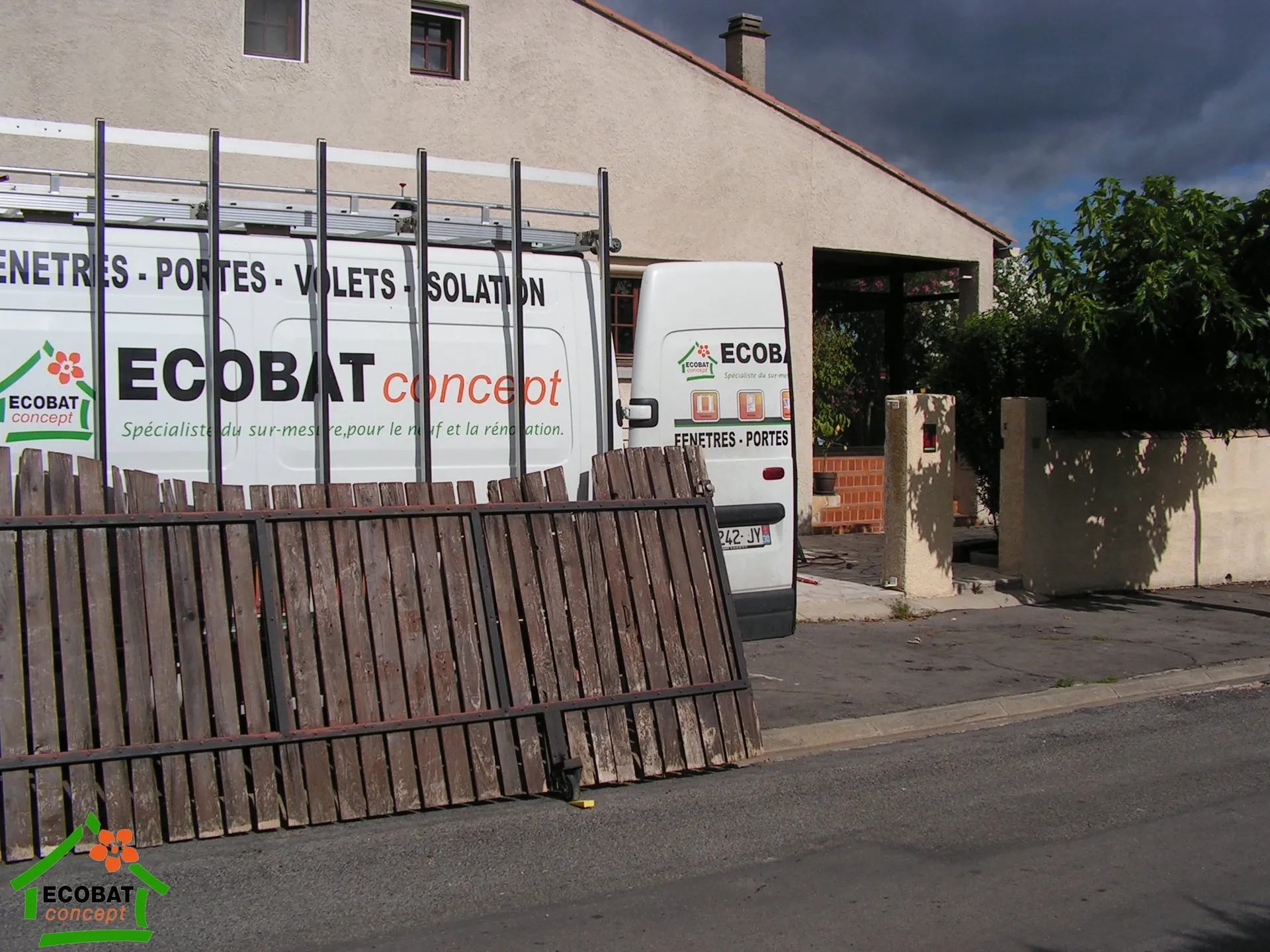 Pose d'un portail et de deux portillons aluminium à La Calmette - Photo 1