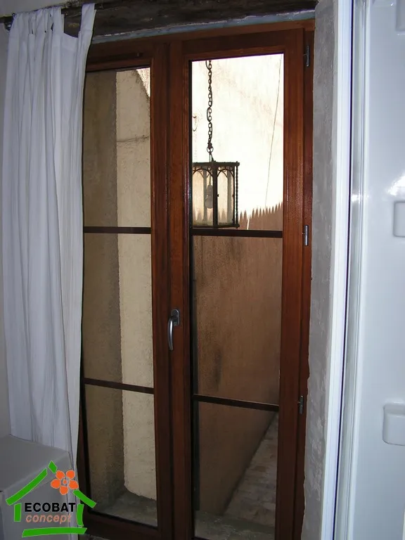 Pose de fenêtres bois double vitrage sur mesure à Lézan - Photo 11