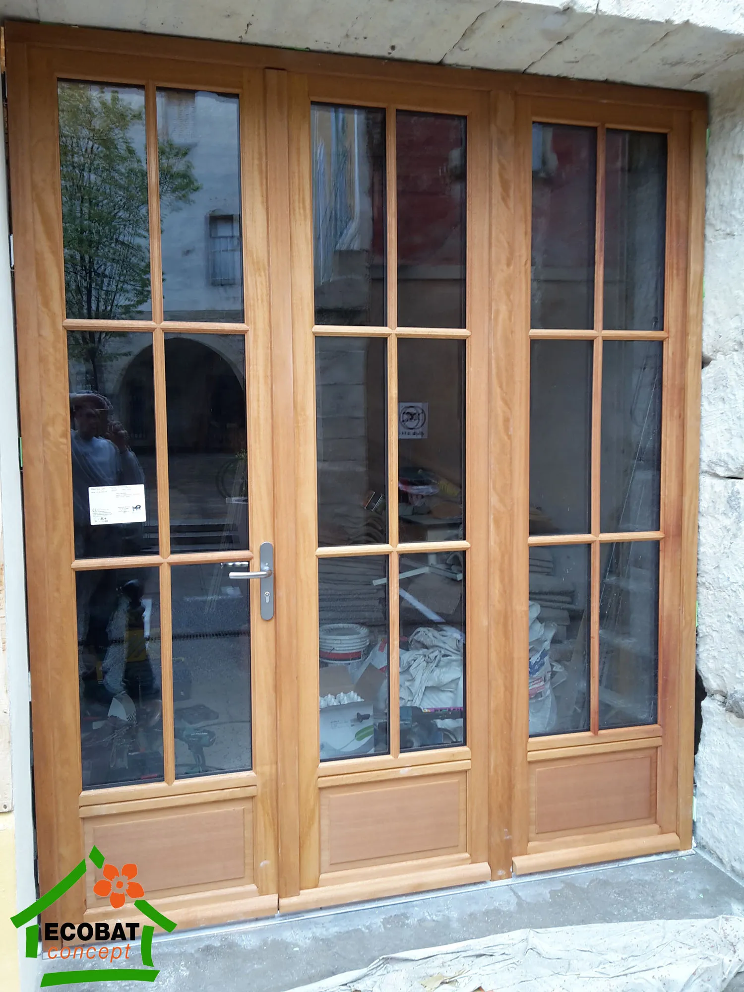 Lunel - 34400 - Pose de menuiseries Bois sur mesure en rénovation - Photo 4