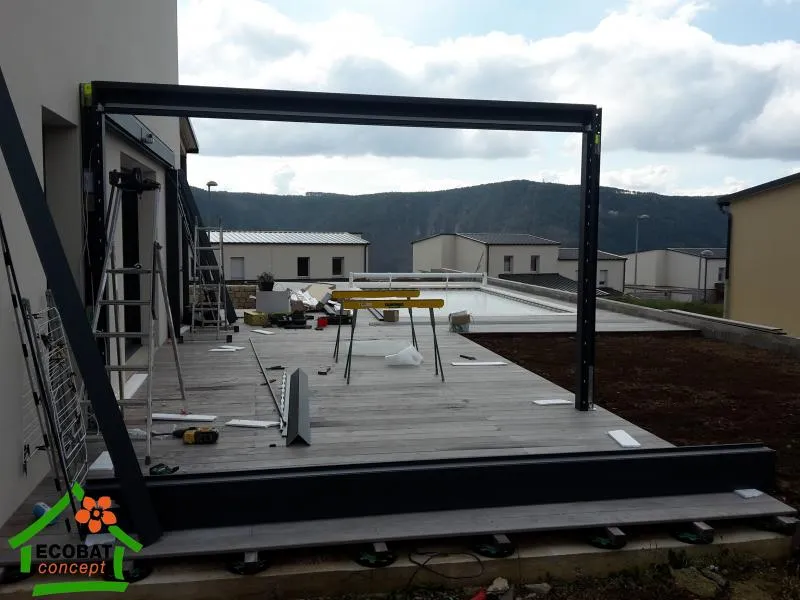 Pose d'une pergola bioclimatique à Mende (48000) - Photo 1