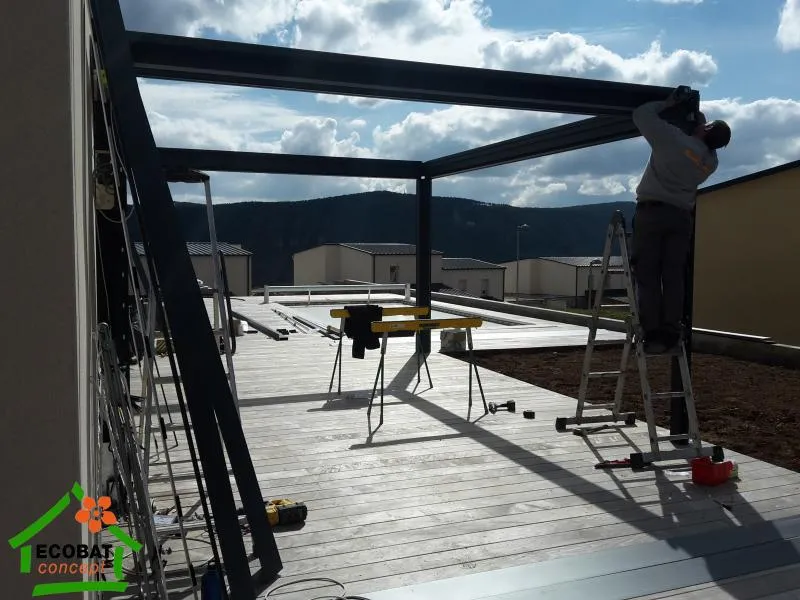 Pose d'une pergola bioclimatique à Mende (48000) - Photo 2