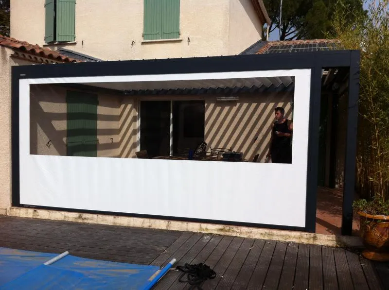 Pose d'une pergola bioclimatique à Nîmes (30000) — réalisation 2 - Photo 3