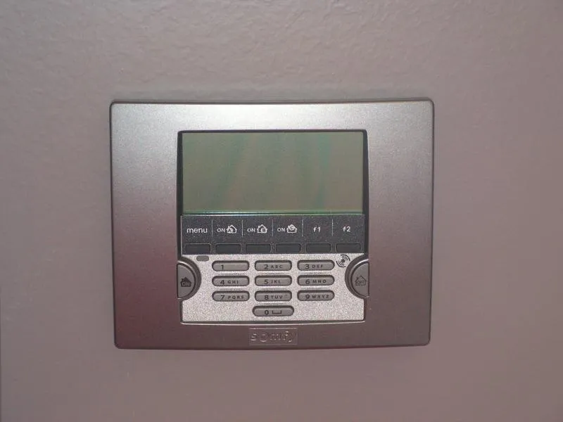 Brignon - 30190 - Pose dans une maison d'un kit Alarme SOMFY sans fil - Photo 1