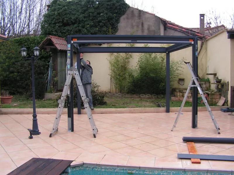 Salindres - 30340 - Pose d'une pergola bioclimatique - Photo 1
