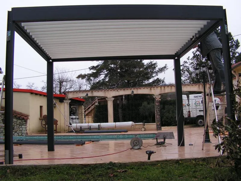 Salindres - 30340 - Pose d'une pergola bioclimatique - Photo 3