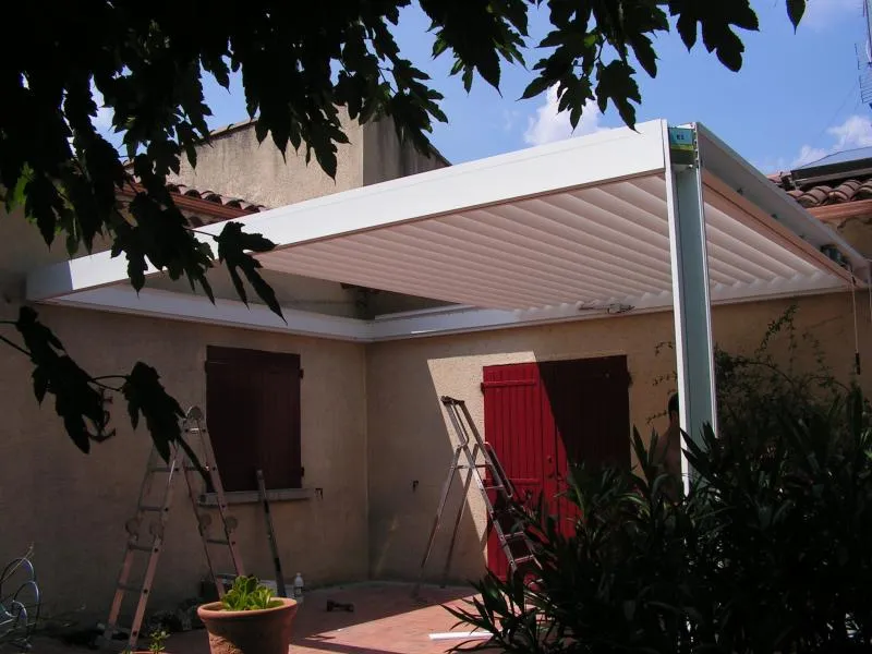 Sauzet - 30190 - Pose d'une pergola bioclimatique Brustor - Photo 5