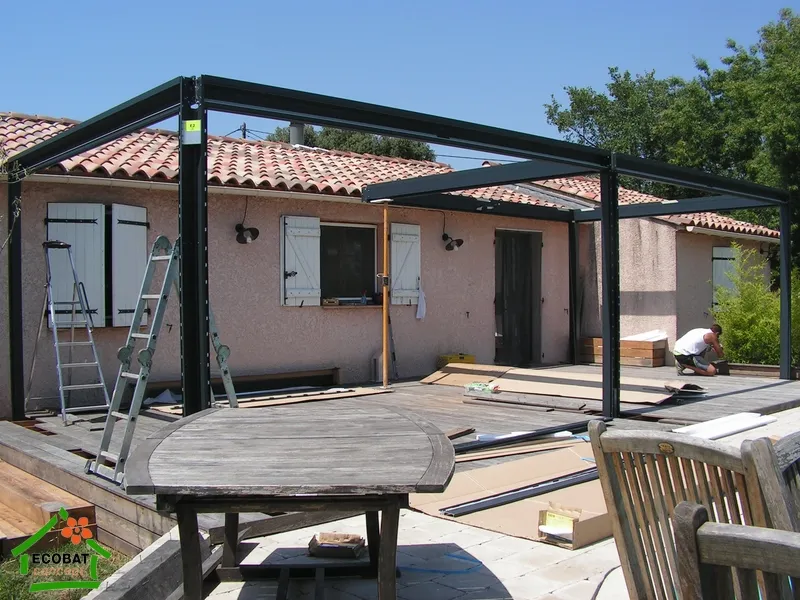Pose d'une pergola bioclimatique double module à Vézénobres - Photo 2