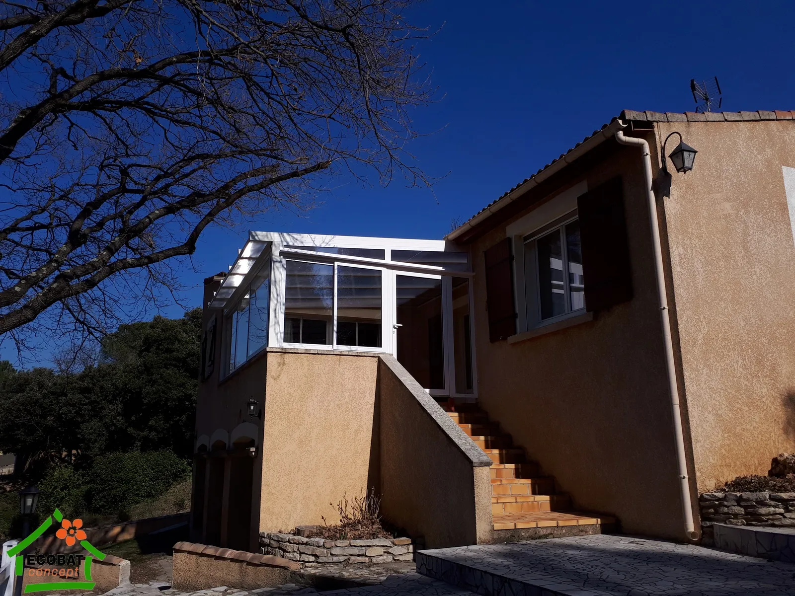 Réalisation d'une véranda avec toiture transparente à Nages-et-Solorgues - Photo 3