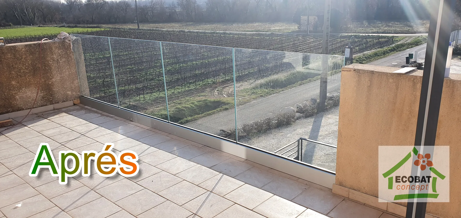 Pose d'un garde-corps vitré SEE-GLASS PRO aluminium - Photo 3