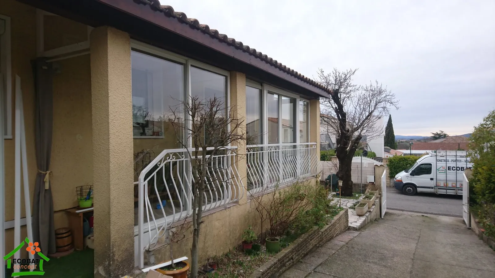 Fermeture de terrasse en aluminium à Saint-Privat-des-Vieux - Photo 1